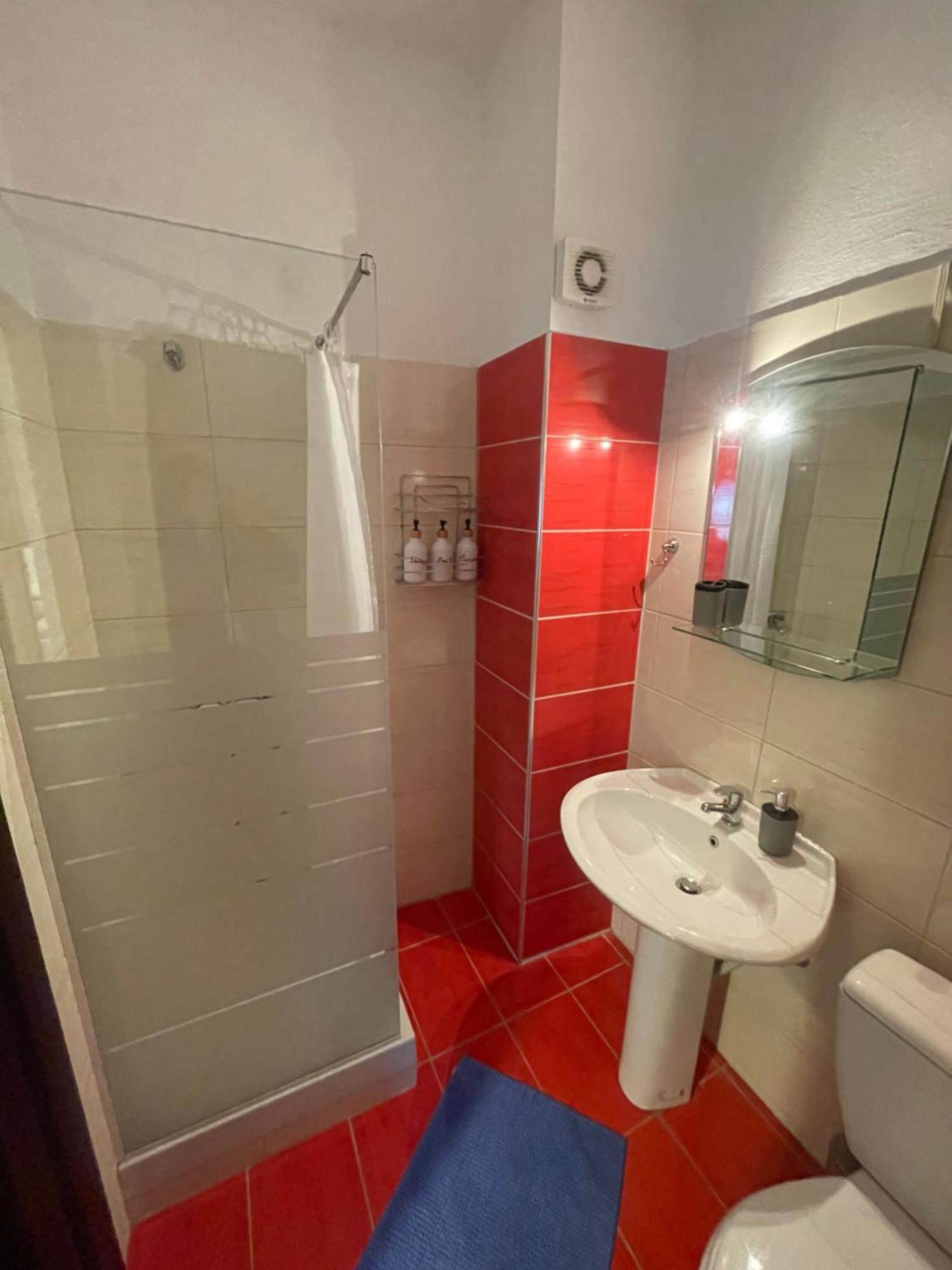 Central & Riverfront Room 1 إذيسا المظهر الخارجي الصورة