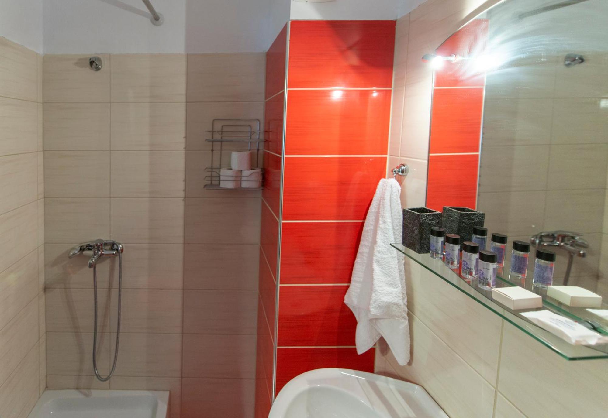 Central & Riverfront Room 1 إذيسا المظهر الخارجي الصورة
